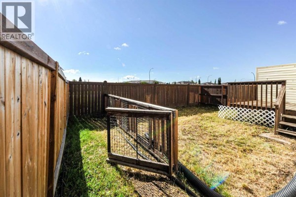 2pc Bathroom - 4, 6802 50 Avenue, Camrose, AB T4V5C7 Photo 3