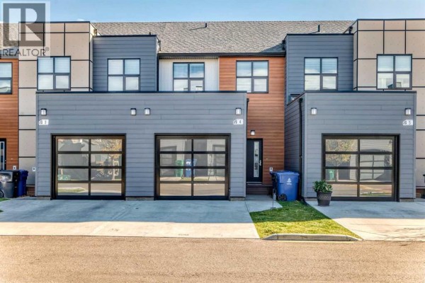 Townhouse for sale at 4, 69 Aquitania Circle W, Lethbridge, AB - MLS® ubszCz