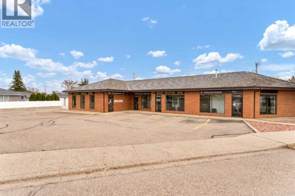 4, 809 Bullivant Crescent Sw, Medicine Hat, AB T1A5G5 Photo 3