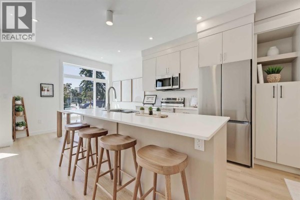 Kitchen - 4, 828 8 Avenue Ne, Calgary, AB T2E9E2 Photo 2