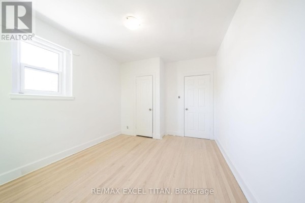 4 - 1 Mallory Gardens, Toronto, ON, photo 3