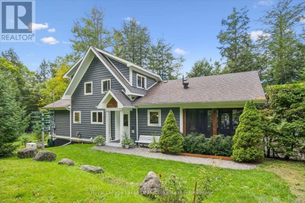 Sunroom - 4 - 1044 Camel Lake Ext Road, Muskoka Lakes, ON P1L1X6 Photo 4