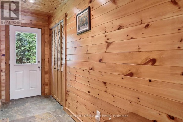 Primary Bedroom - 4 - 1044 Camel Lake Ext Road, Muskoka Lakes, ON P1L1X6 Photo 5