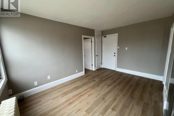 Bathroom - 4 - 108 Grandville Avenue, Toronto, ON M6N4V2 Photo 4
