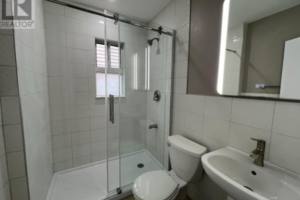 4 - 108 Grandville Avenue, Toronto, ON M6N4V2 Photo 5