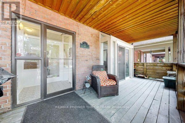 4 - 11 Columbine Avenue, Toronto, ON, photo 2