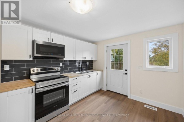 Laundry room - #4 - 118 High Street, Georgina, ON L0E1R0 Photo 5
