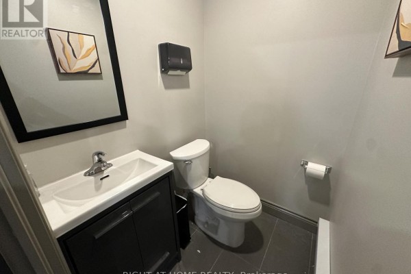 4 - 1228 Gorham Street, Newmarket, ON L3Y8Z1 Photo 4