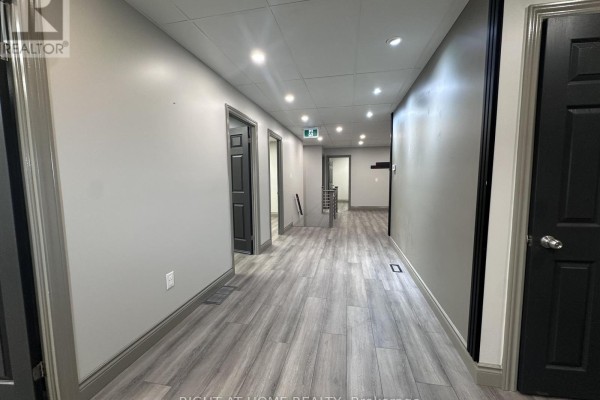 4 - 1228 Gorham Street, Newmarket, ON L3Y8Z1 Photo 5