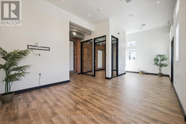 4 - 139 Thomas Street, Oakville, ON L6J3A9 Photo 5