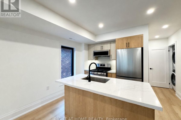 #4 - 151 Gledhill Avenue, Toronto, ON M4C5L1 Photo 4