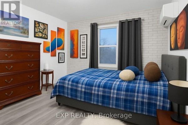 Living room - 4 - 157 Bruce Street, Kitchener, ON N2B1Z2 Photo 5