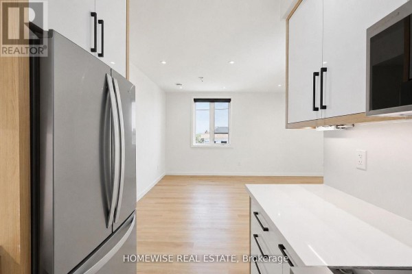 4 - 159 Locksley Avenue, Toronto, ON M6B3N6 Photo 5
