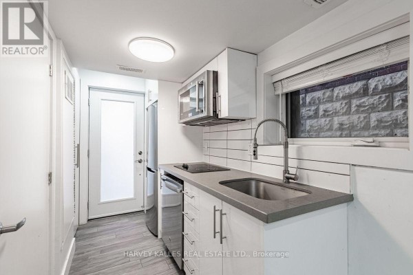 4 - 160 Lansdowne Avenue, Toronto, ON M6K2V9 Photo 4