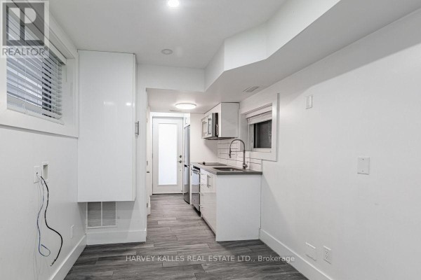 4 - 160 Lansdowne Avenue, Toronto, ON M6K2V9 Photo 5