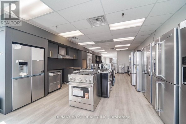 4 - 176 Bullock Drive, Markham, ON L3P7N1 Photo 4