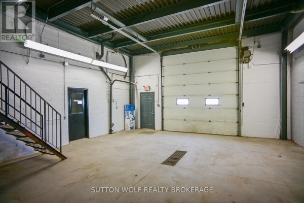 4 - 176 Metcalfe Street E, Strathroy Caradoc, ON, photo 3