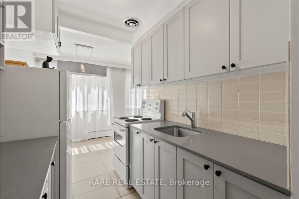 4 - 2 Twenty First Street, Toronto, ON M8V3L7 Photo 2