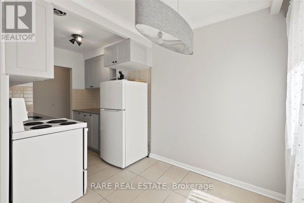 4 - 2 Twenty First Street, Toronto, ON M8V3L7 Photo 5