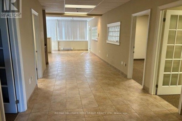 4 - 2 Vata Court, Aurora, ON L4G4B6 Photo 5