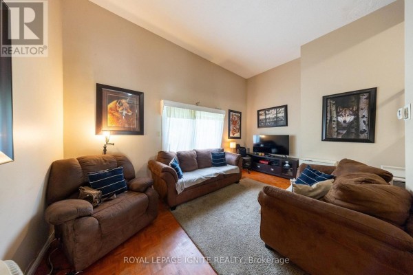 Primary Bedroom - 4 - 21 Rockwood Drive, Toronto, ON M1M3M9 Photo 4