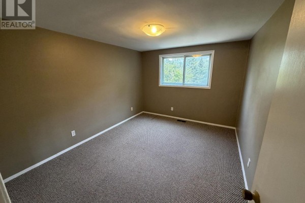 Bedroom 2 - 4 - 21 Woodlawn Road, Welland, ON L3C5Y7 Photo 5