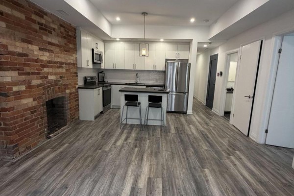 4 - 215 Jarvis Street, Toronto, ON M5B2C1 Photo 2