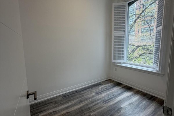 4 - 215 Jarvis Street, Toronto, ON M5B2C1 Photo 5