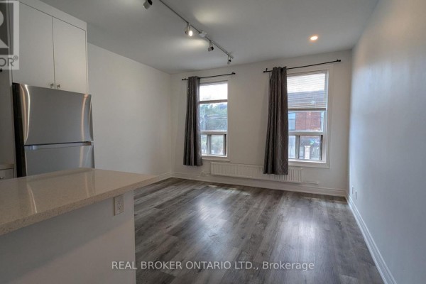 4 - 2199 Gerrard Street E, Toronto, ON M4E2C6 Photo 2