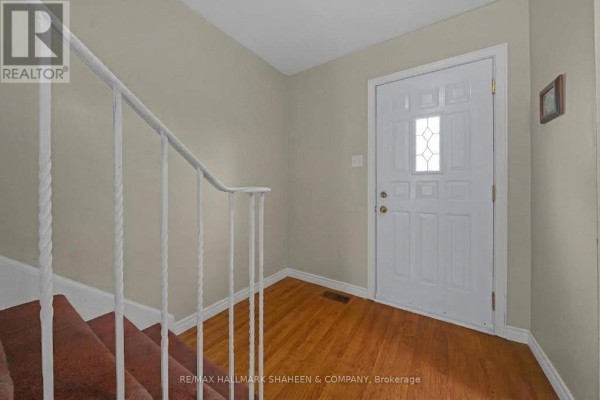 Bedroom 2 - 4 - 2238 Upper Middle Road, Burlington, ON L7P2Z9 Photo 4