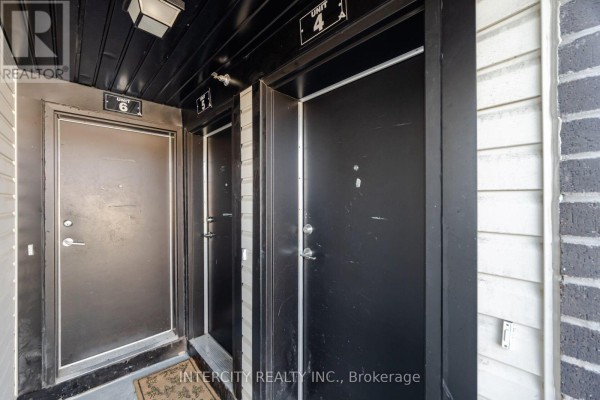 4 - 235 Mclevin Avenue, Toronto, ON, photo 3