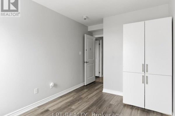 Bedroom 2 - 4 - 244 Penetanguishene Road, Barrie, ON L4M7C2 Photo 4