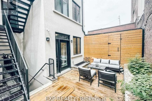 4 - 271 Ontario Street, Toronto, ON M5A2V6 Photo 2