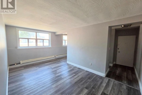 4 - 300 Montrave Avenue, Oshawa, ON, photo 2