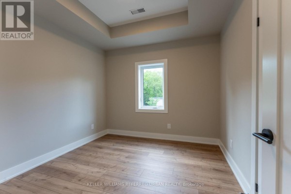4 - 352 Jones Avenue, Toronto, ON M4J3G3 Photo 5