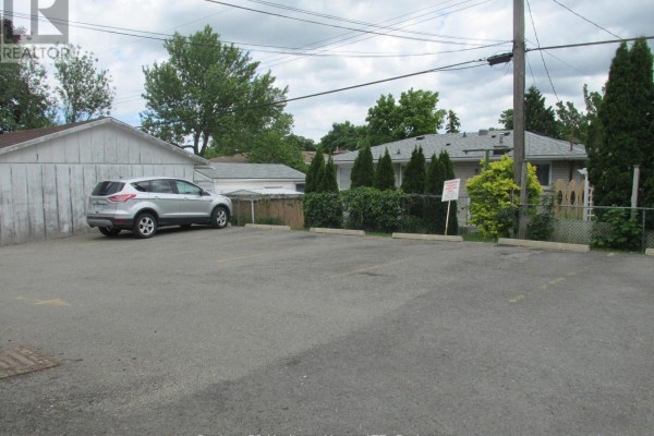4 - 377 Glenridge Avenue, St  Catharines, ON, photo 3