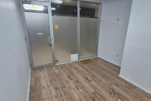 4 - 384 Yonge Street, Toronto, ON M5B1S8 Photo 5