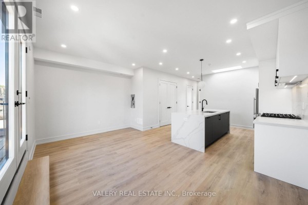 Bathroom - 4 - 3rd Floor - 158 Dovercourt Road, Toronto, ON M6J3C4 Photo 2