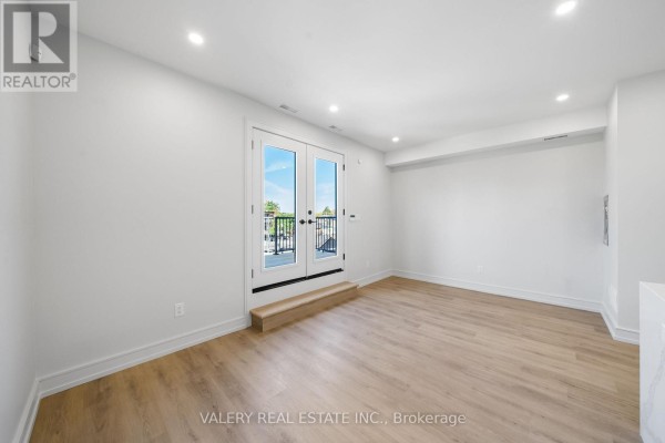 Bathroom - 4 - 3rd Floor - 158 Dovercourt Road, Toronto, ON M6J3C4 Photo 5