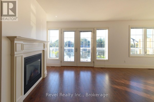 Family room - 4 - 4-64 River Rd East River Road E, Wasaga Beach, ON L9Z2L1 Photo 4