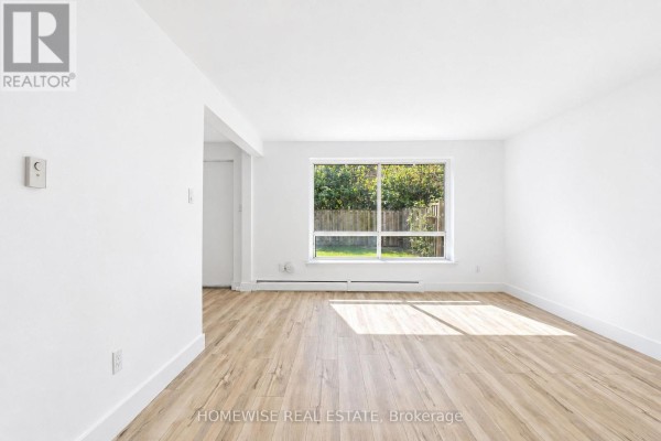 4 - 45 Swordbill Drive, Toronto, ON M9A4V3 Photo 2