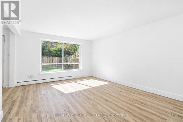 4 - 45 Swordbill Drive, Toronto, ON M9A4V3 Photo 3