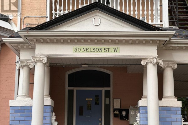4 - 50 Nelson Street W, Brampton, ON, photo 2