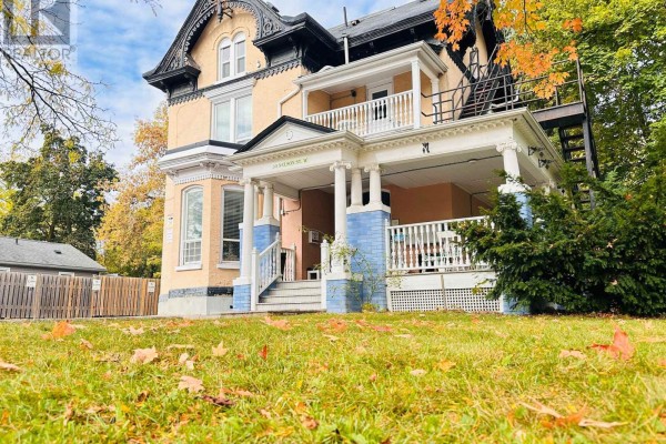 4 - 50 Nelson Street W, Brampton, ON L6X1C3 Photo 4