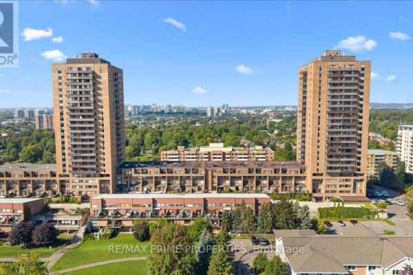 4 - 525 St. Laurent Boulevard, Ottawa
