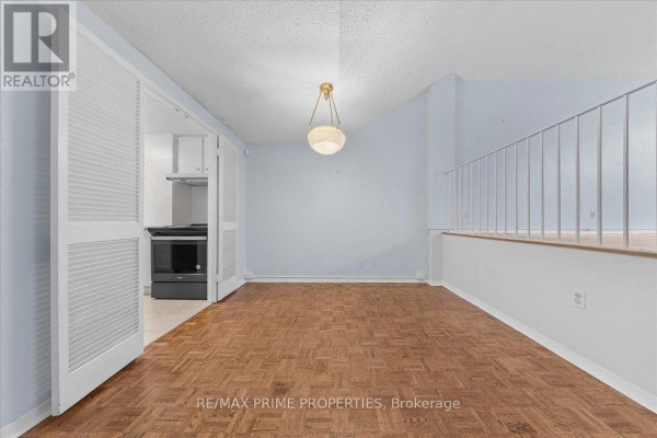 Bedroom - 4 - 525 St. Laurent Boulevard, Ottawa, ON K1K2Z9 Photo 5