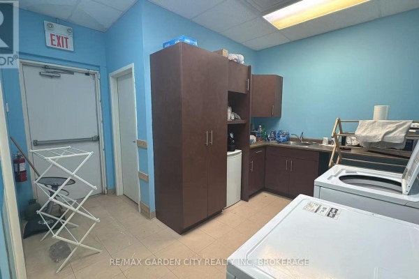 4 - 595 Carlton Street, St  Catharines, ON, photo 3
