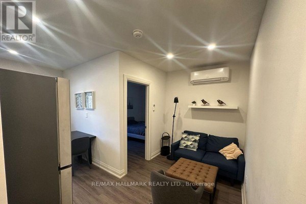 4 - 595 St Clair Avenue W, Toronto, ON M6C1A3 Photo 2