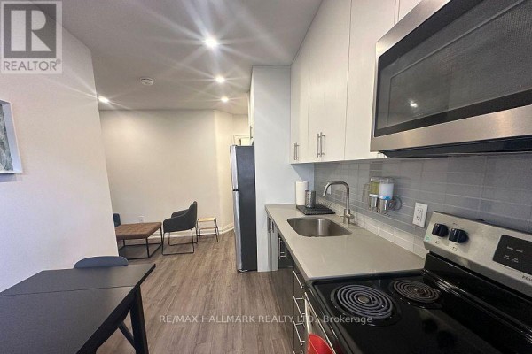 4 - 595 St Clair Avenue W, Toronto, ON M6C1A3 Photo 4
