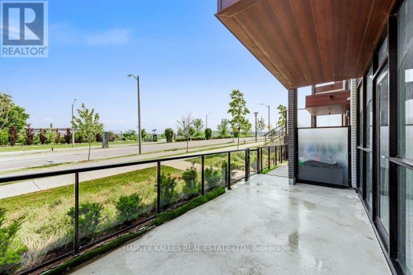 Kitchen - 4 - 60 George Butchart Drive, Toronto, ON M3K0E1 Photo 3